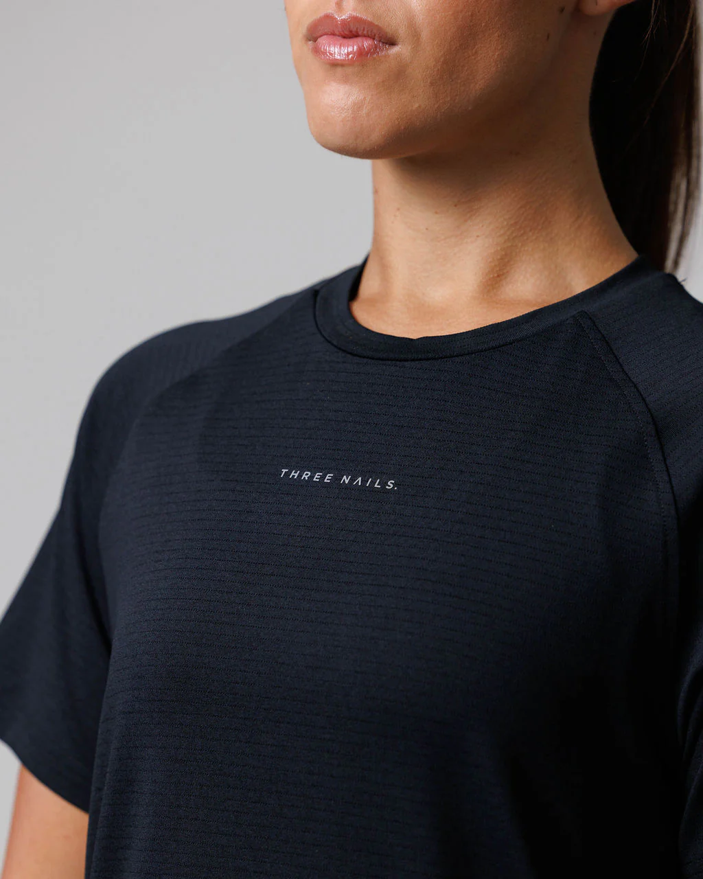 Women's Aion-Lite™ Relaxed Tee - Black - Image 4